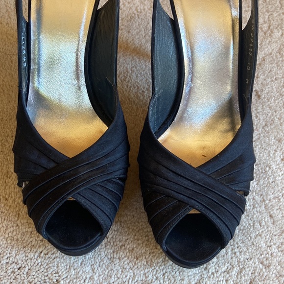 Stuart Weitzman - Picture 2 of 7